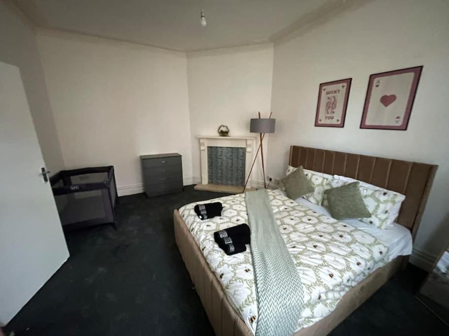 30 Percent Off Weekly Stays - 6 Bedroom House - 11 Beds Блекпул Екстер'єр фото