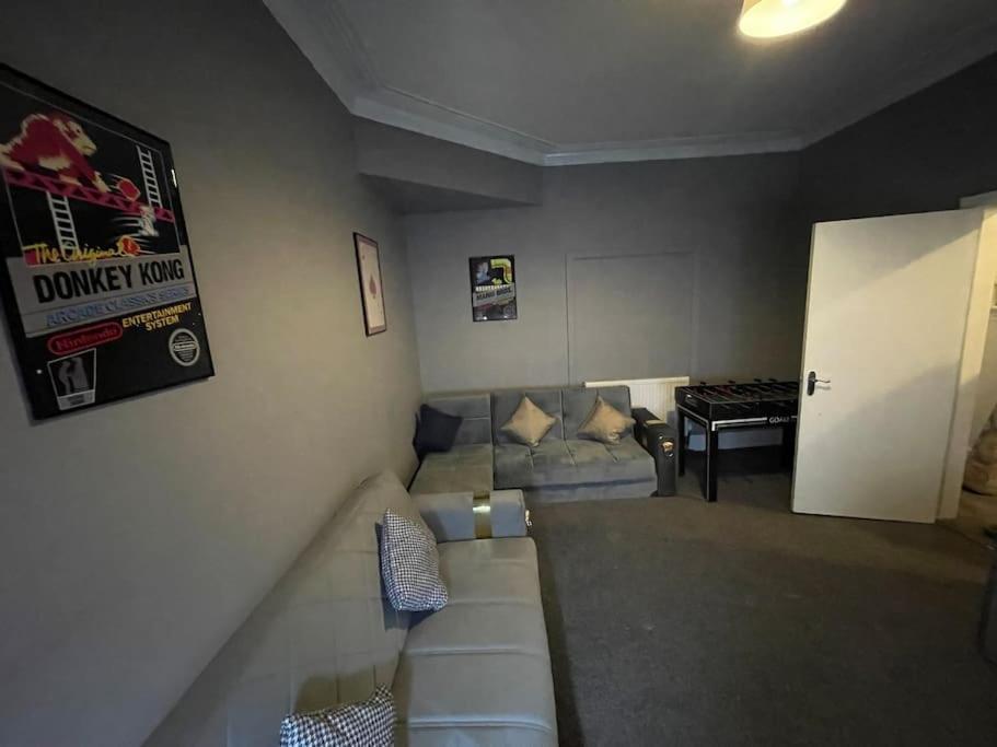 30 Percent Off Weekly Stays - 6 Bedroom House - 11 Beds Блекпул Екстер'єр фото