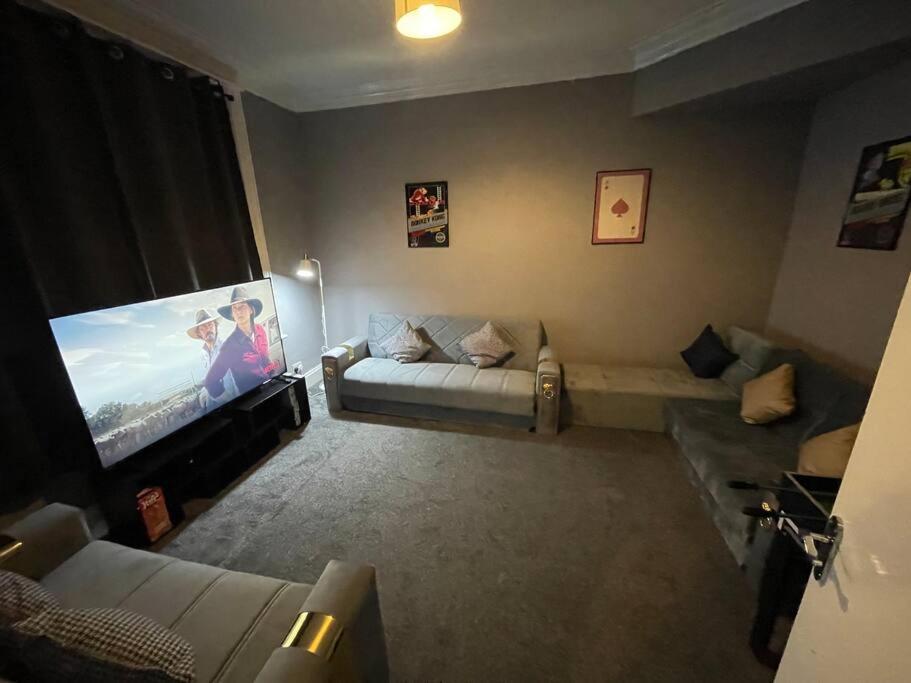 30 Percent Off Weekly Stays - 6 Bedroom House - 11 Beds Блекпул Екстер'єр фото