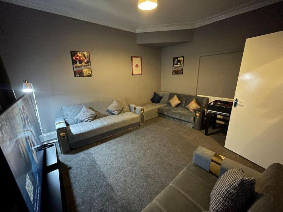 30 Percent Off Weekly Stays - 6 Bedroom House - 11 Beds Блекпул Екстер'єр фото