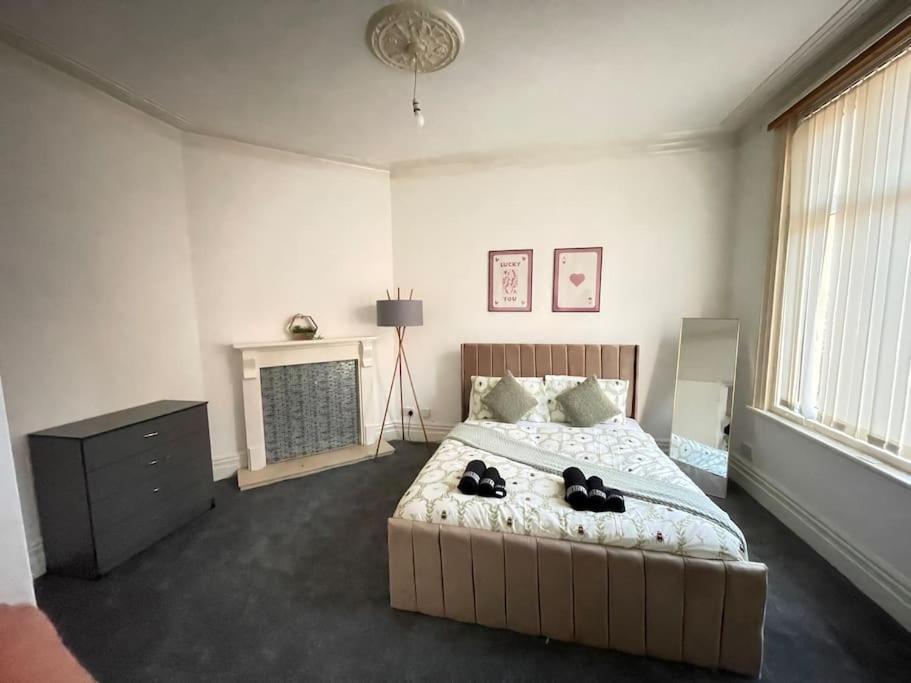 30 Percent Off Weekly Stays - 6 Bedroom House - 11 Beds Блекпул Екстер'єр фото