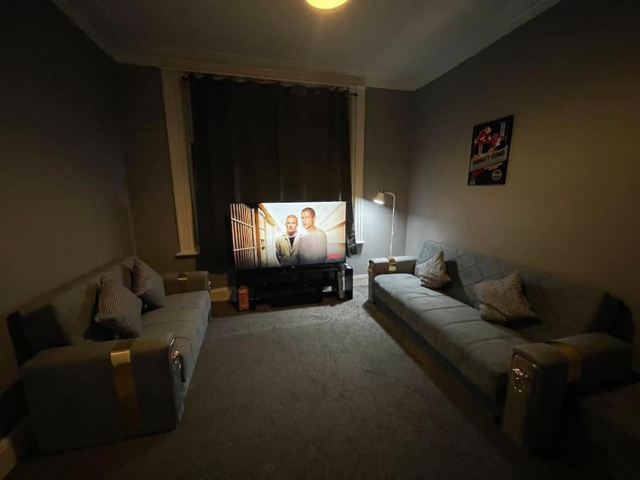 30 Percent Off Weekly Stays - 6 Bedroom House - 11 Beds Блекпул Екстер'єр фото