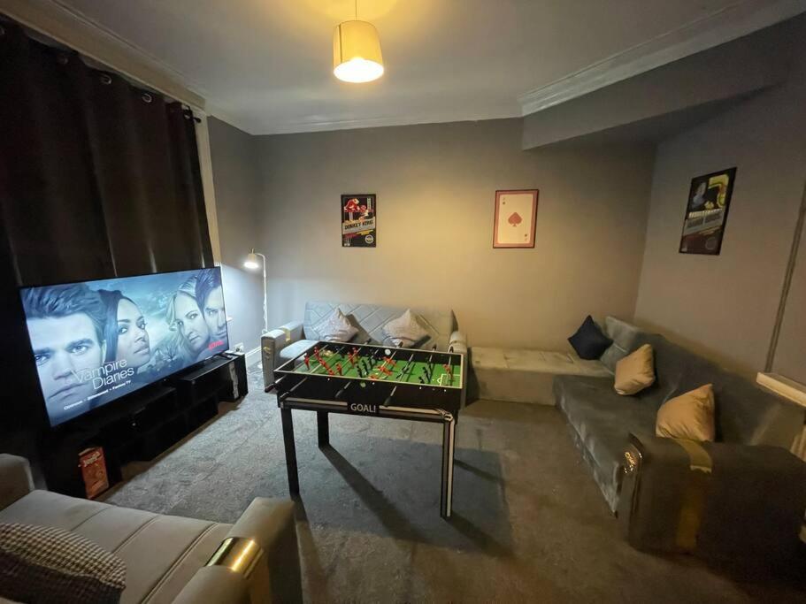 30 Percent Off Weekly Stays - 6 Bedroom House - 11 Beds Блекпул Екстер'єр фото
